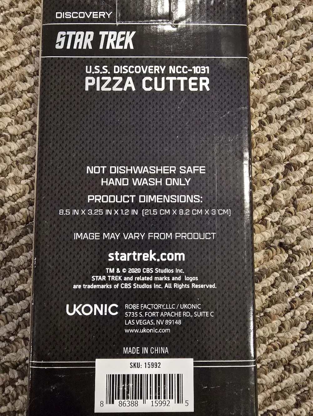 Star Trek U.S.S. Discovery NCC-1031 Pizza Cutter - Silver And Bottle Opener - Picture 3 of 4
